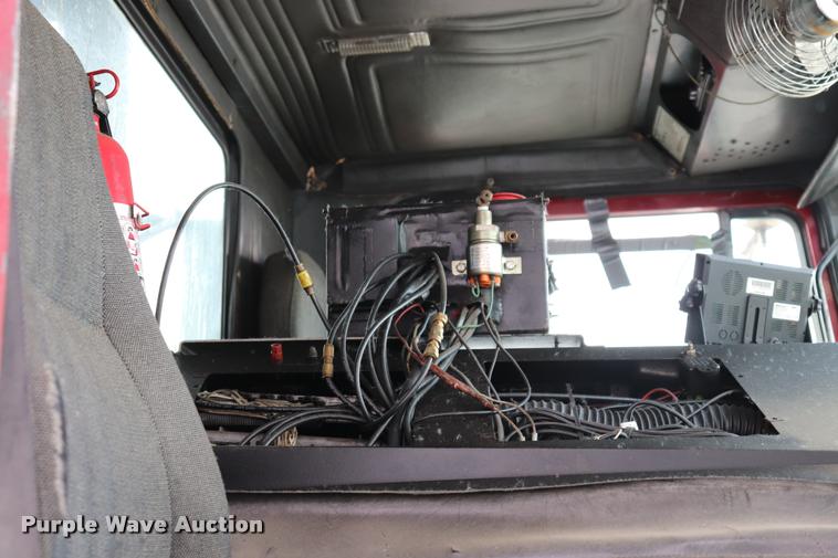 image for item DQ9478 2002 Mack MR690S refuse truck