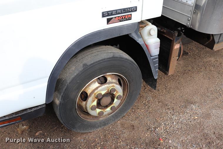 image for item DQ9479 2007 Sterling box truck