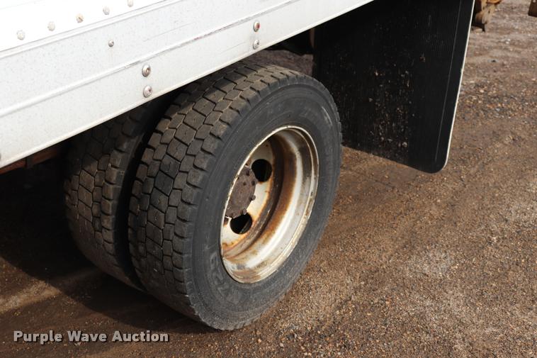 image for item DQ9479 2007 Sterling box truck