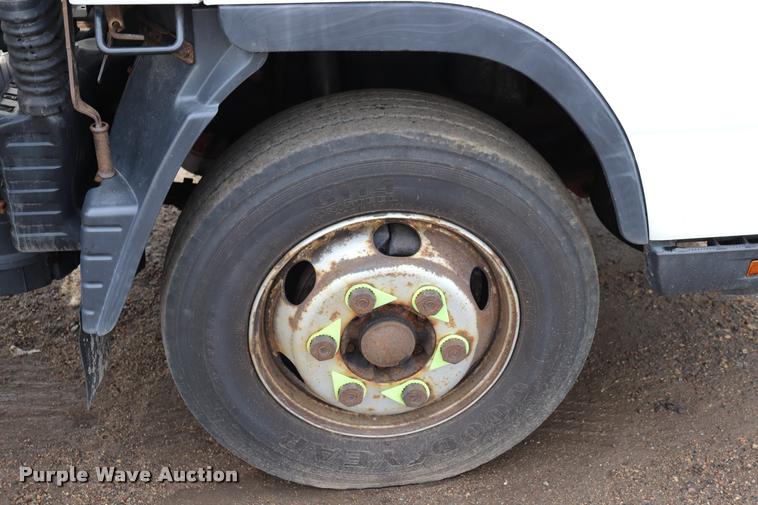 image for item DQ9479 2007 Sterling box truck