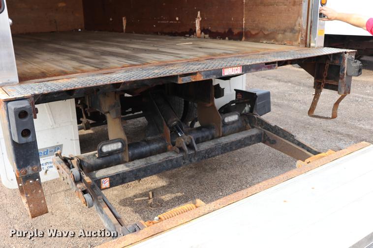 image for item DQ9479 2007 Sterling box truck