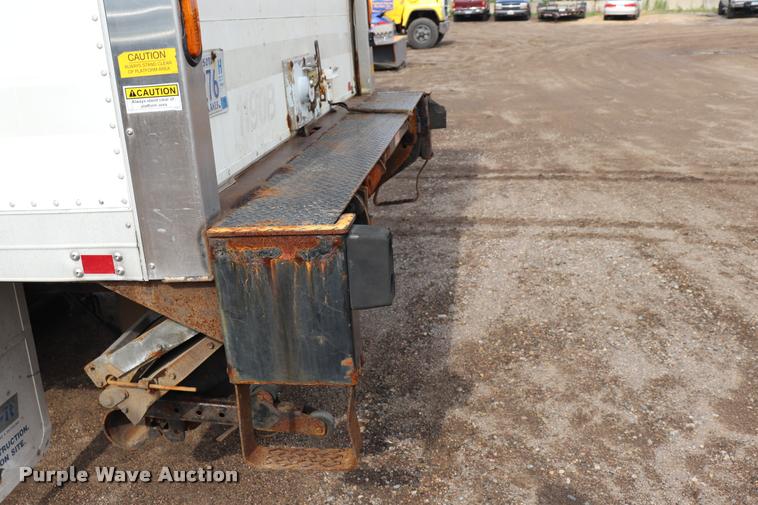 image for item DQ9479 2007 Sterling box truck