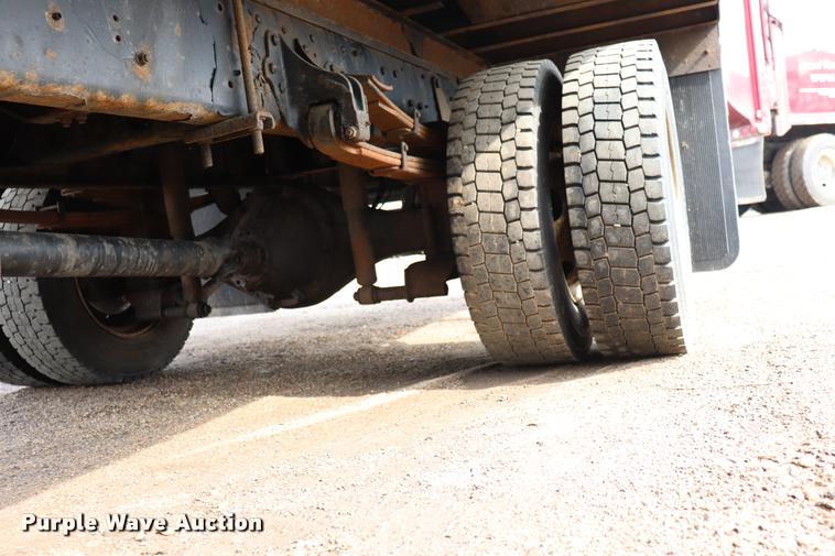 image for item DQ9479 2007 Sterling box truck
