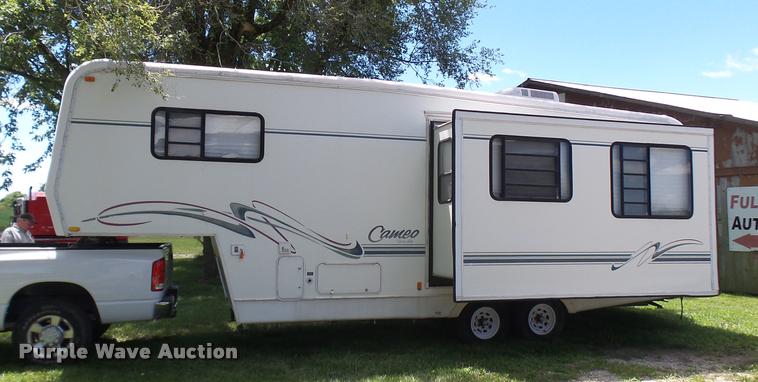 image for item K1826 2000 Cameo Carrilite F27RKS camper