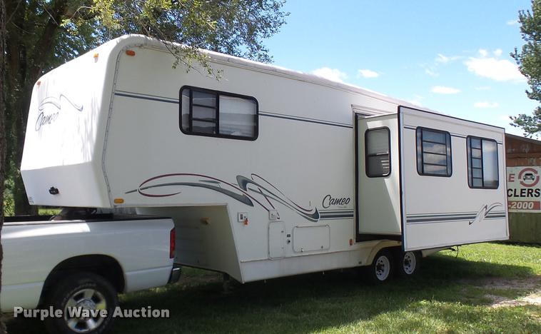 image for item K1826 2000 Cameo Carrilite F27RKS camper