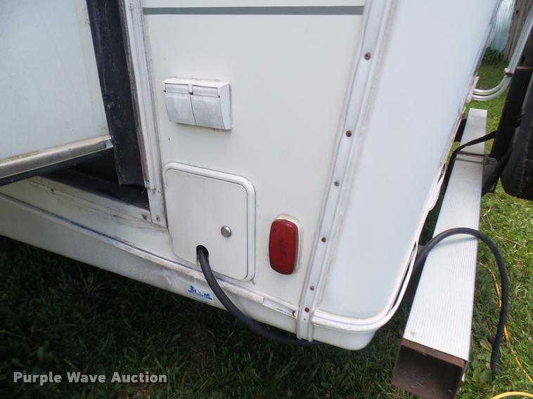 image for item K1826 2000 Cameo Carrilite F27RKS camper