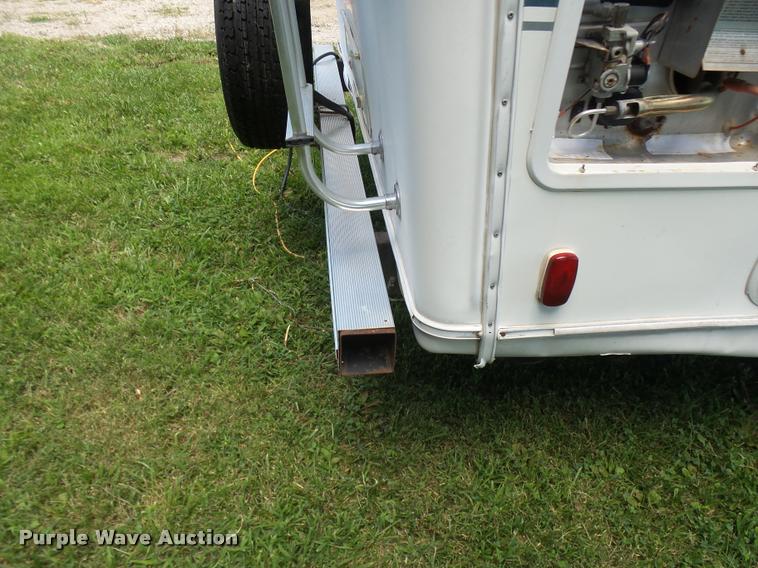 image for item K1826 2000 Cameo Carrilite F27RKS camper