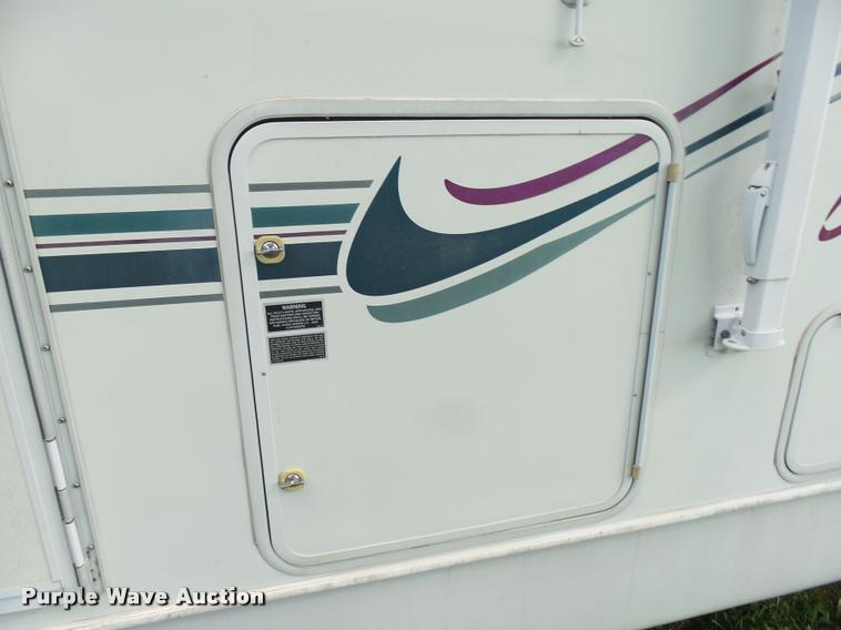 image for item K1826 2000 Cameo Carrilite F27RKS camper