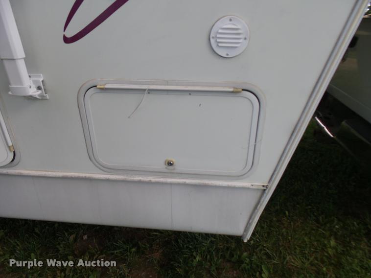 image for item K1826 2000 Cameo Carrilite F27RKS camper