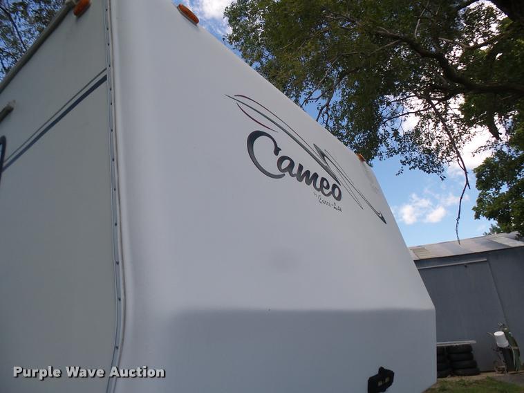 image for item K1826 2000 Cameo Carrilite F27RKS camper