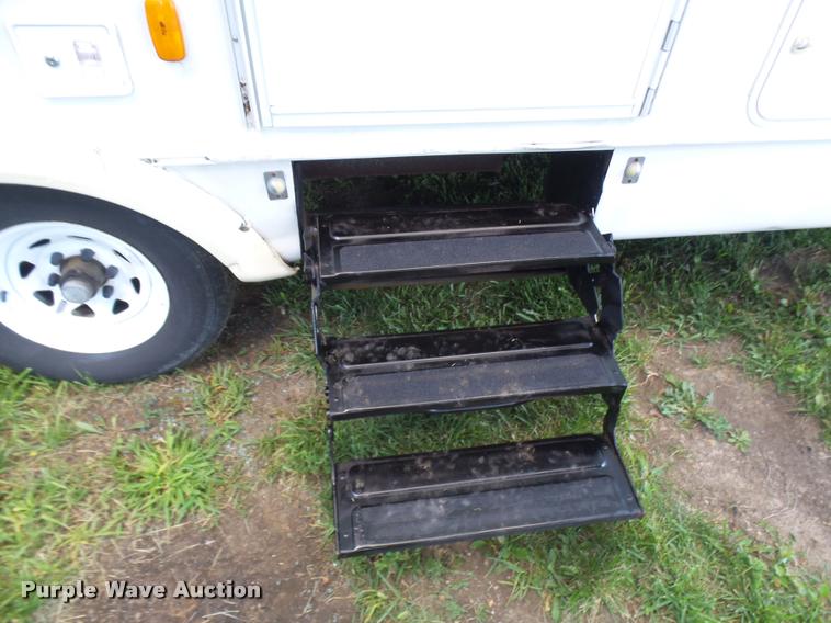 image for item K1826 2000 Cameo Carrilite F27RKS camper