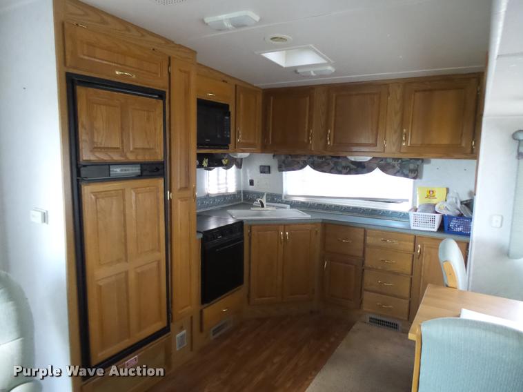 image for item K1826 2000 Cameo Carrilite F27RKS camper