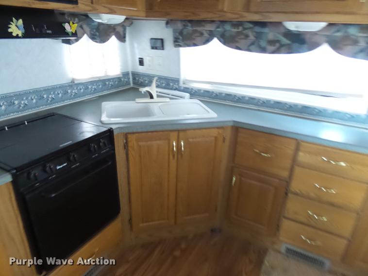 image for item K1826 2000 Cameo Carrilite F27RKS camper