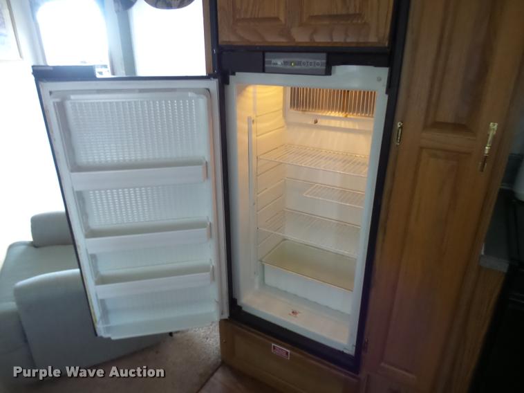 image for item K1826 2000 Cameo Carrilite F27RKS camper