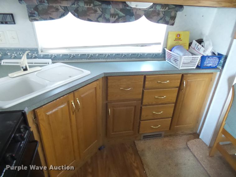 image for item K1826 2000 Cameo Carrilite F27RKS camper