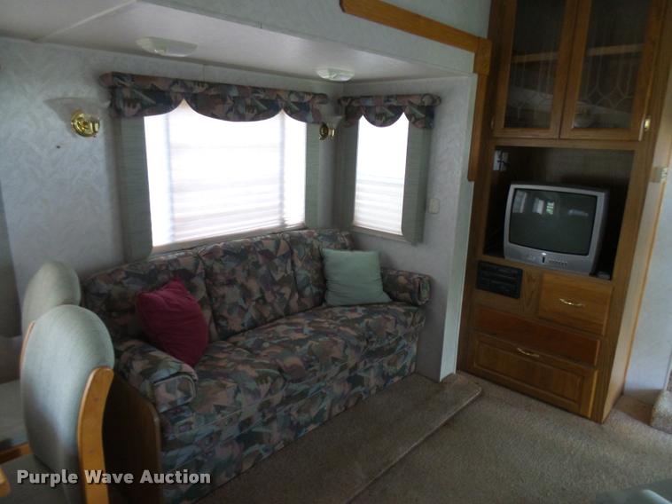 image for item K1826 2000 Cameo Carrilite F27RKS camper