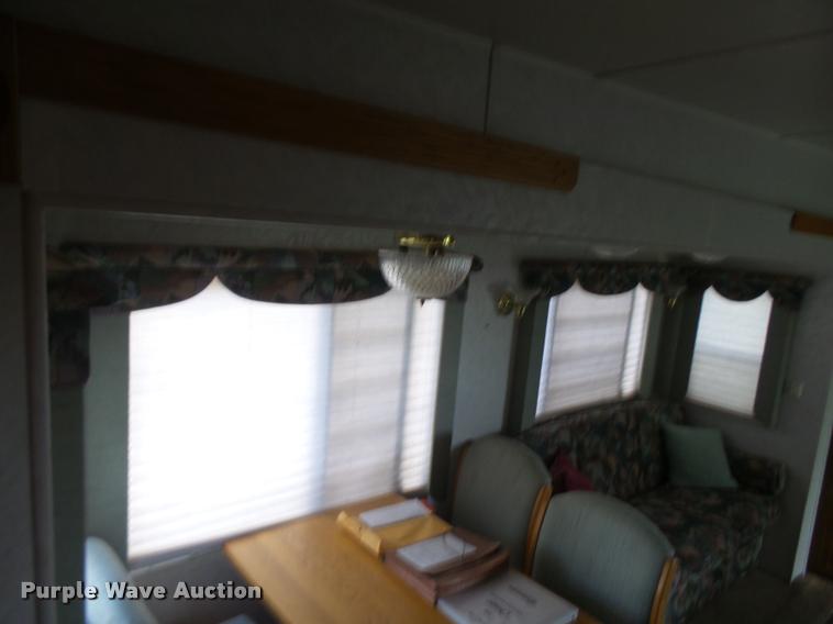 image for item K1826 2000 Cameo Carrilite F27RKS camper