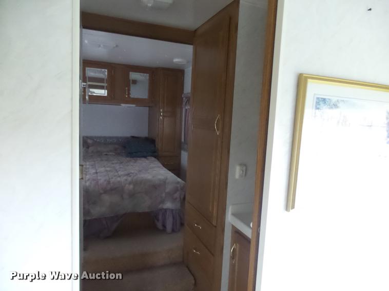 image for item K1826 2000 Cameo Carrilite F27RKS camper