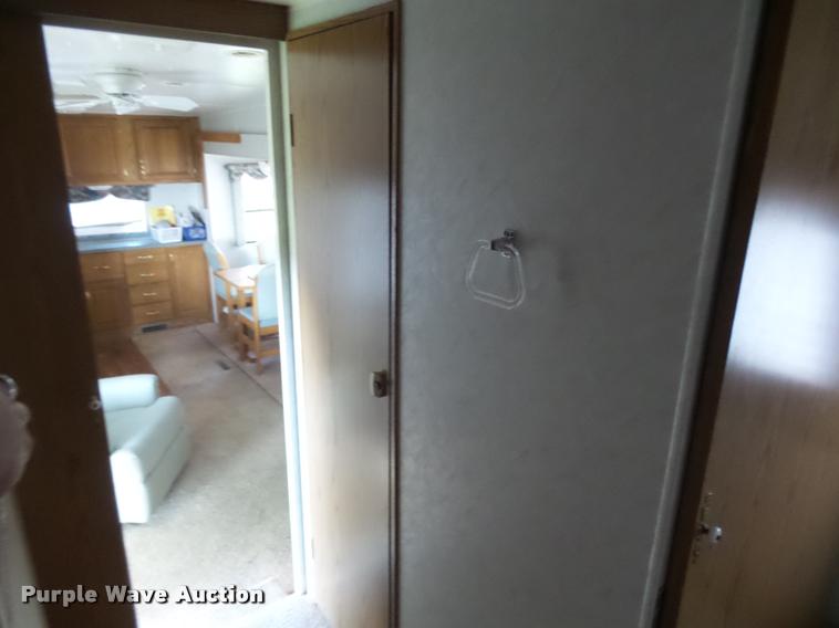 image for item K1826 2000 Cameo Carrilite F27RKS camper