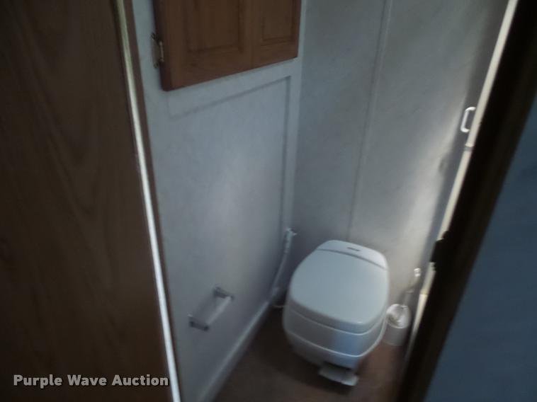 image for item K1826 2000 Cameo Carrilite F27RKS camper