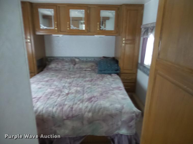 image for item K1826 2000 Cameo Carrilite F27RKS camper