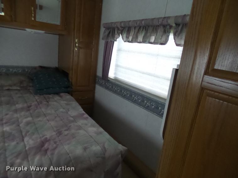 image for item K1826 2000 Cameo Carrilite F27RKS camper