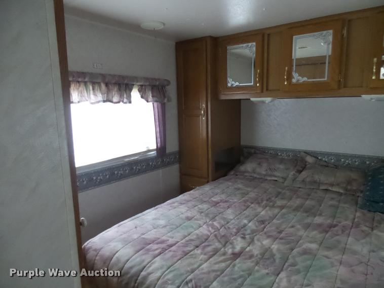 image for item K1826 2000 Cameo Carrilite F27RKS camper