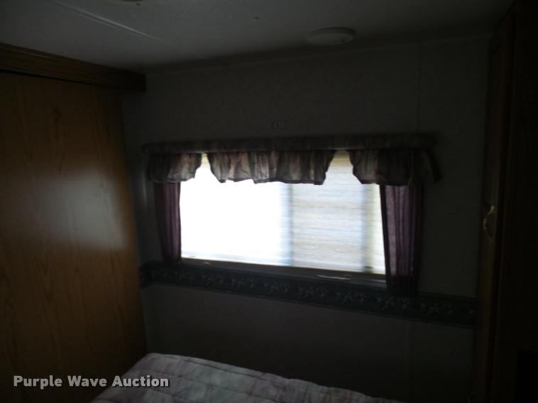 image for item K1826 2000 Cameo Carrilite F27RKS camper