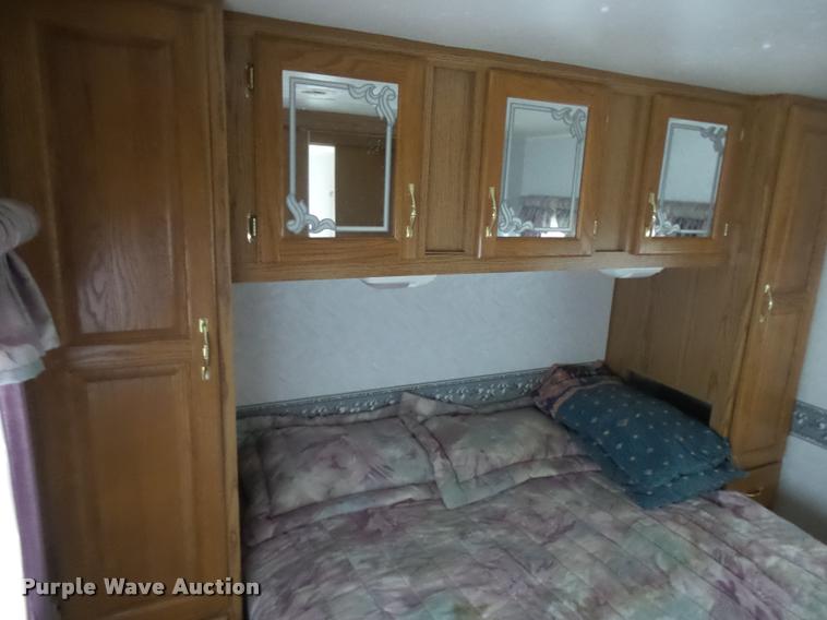 image for item K1826 2000 Cameo Carrilite F27RKS camper