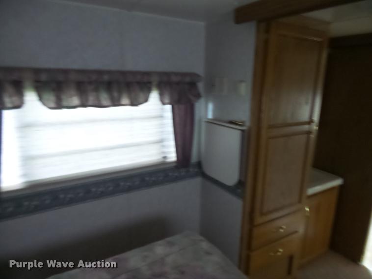 image for item K1826 2000 Cameo Carrilite F27RKS camper