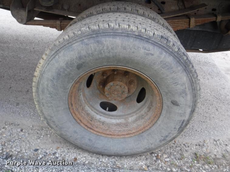 image for item K5869 2000 Ford F350 Super Duty XL dump bed pickup truck