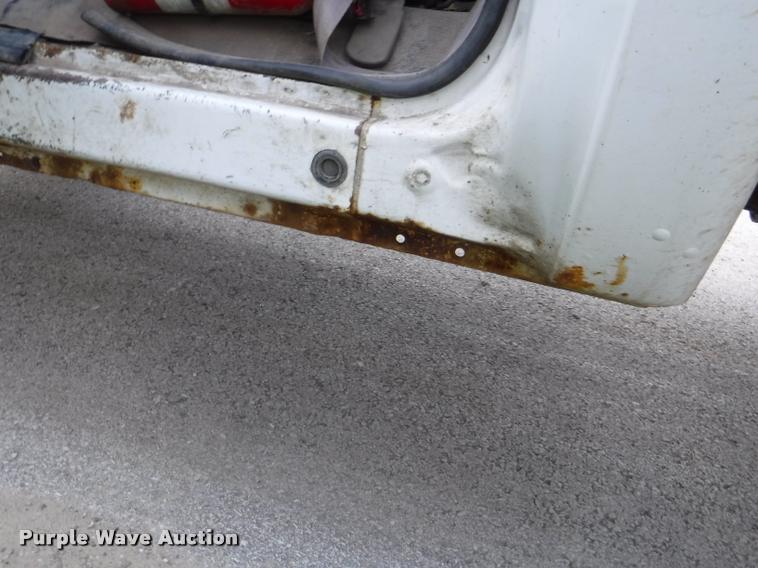 image for item K5869 2000 Ford F350 Super Duty XL dump bed pickup truck