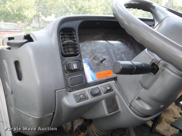 image for item K5911 2004 Mitsubishi Fuso FE640 flatbed truck