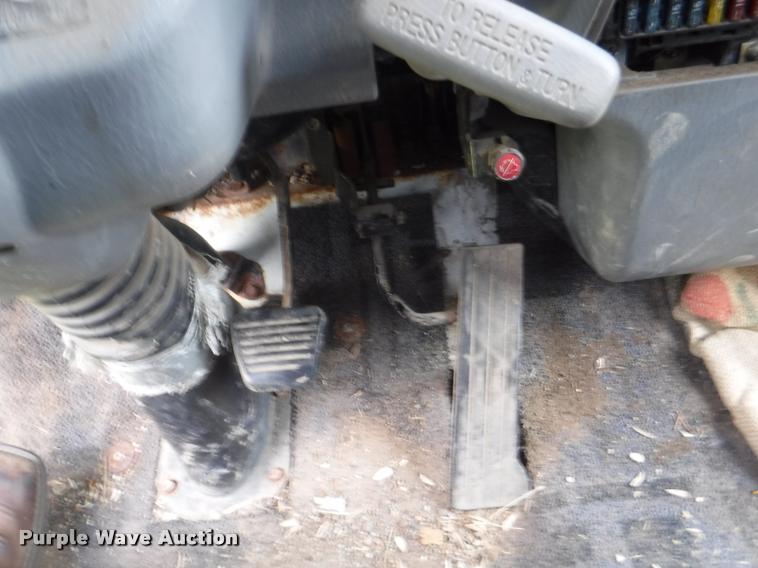 image for item K5911 2004 Mitsubishi Fuso FE640 flatbed truck