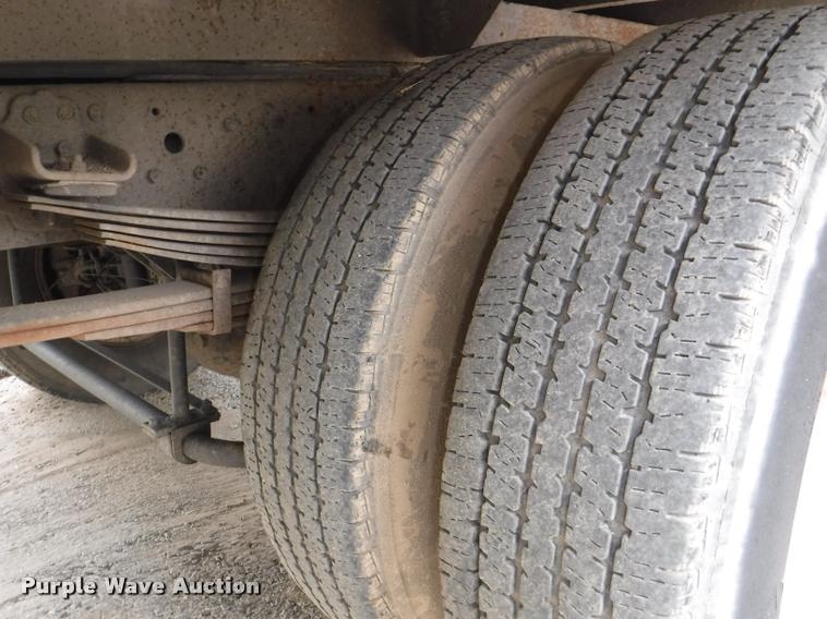 image for item K5911 2004 Mitsubishi Fuso FE640 flatbed truck