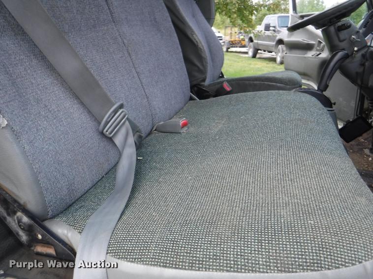 image for item K5911 2004 Mitsubishi Fuso FE640 flatbed truck