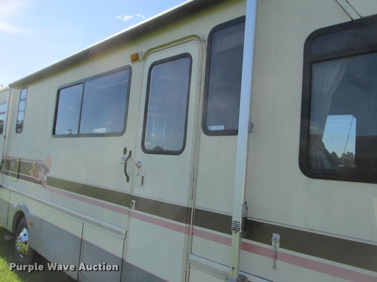 image for item K6121 1992 Fleetwood Southwind RV