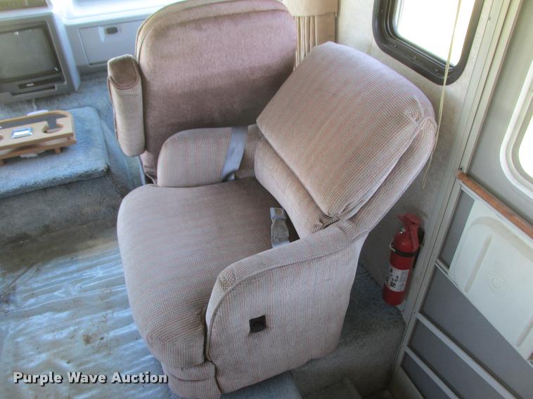 image for item K6121 1992 Fleetwood Southwind RV