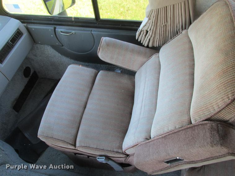 image for item K6121 1992 Fleetwood Southwind RV