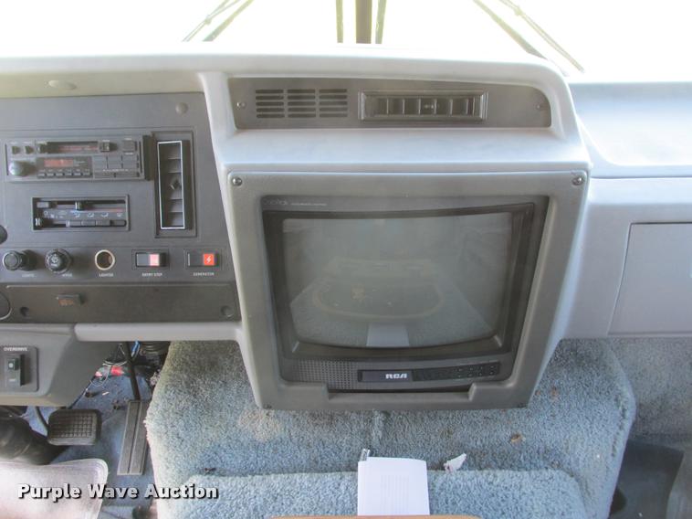 image for item K6121 1992 Fleetwood Southwind RV