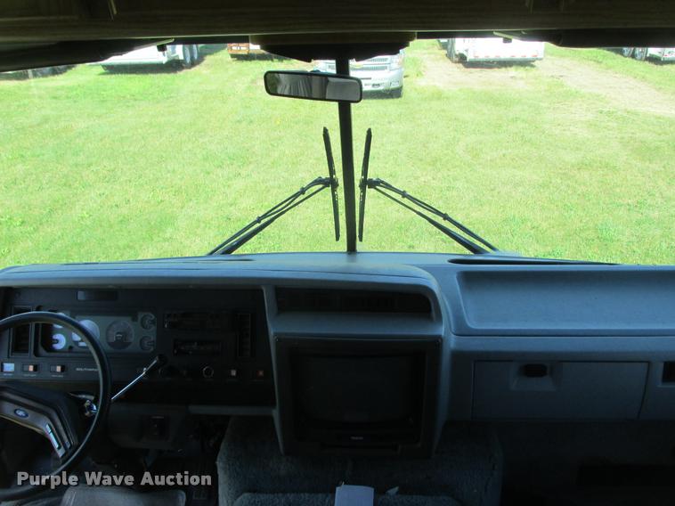 image for item K6121 1992 Fleetwood Southwind RV