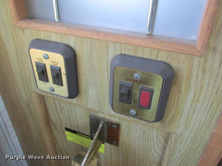 image for item K6121 1992 Fleetwood Southwind RV