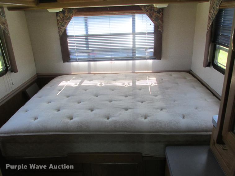 image for item K6121 1992 Fleetwood Southwind RV