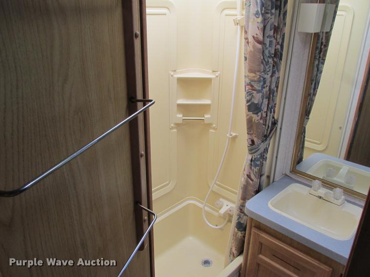 image for item K6121 1992 Fleetwood Southwind RV