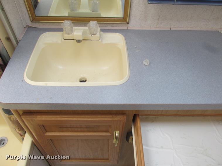 image for item K6121 1992 Fleetwood Southwind RV