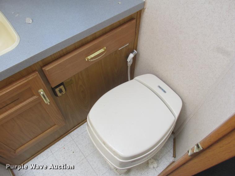 image for item K6121 1992 Fleetwood Southwind RV