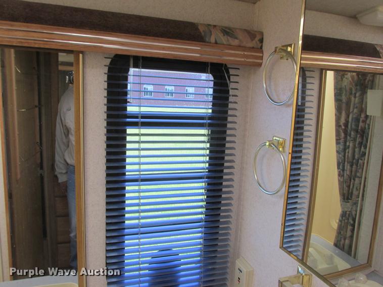 image for item K6121 1992 Fleetwood Southwind RV