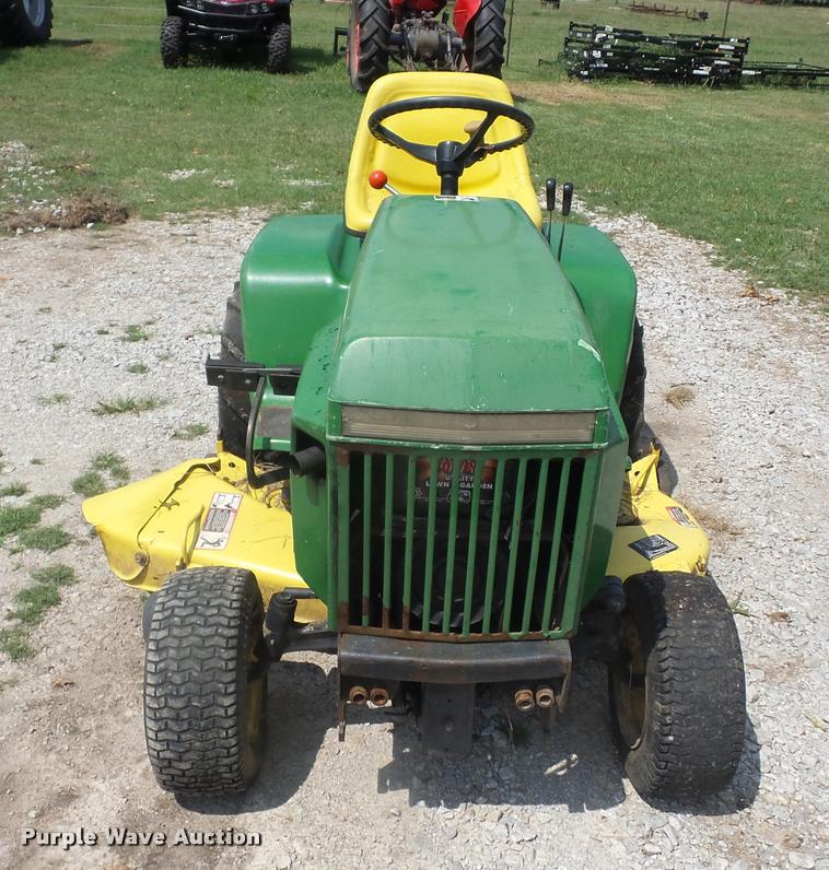 image for item K6433 John Deere 332 lawn mower
