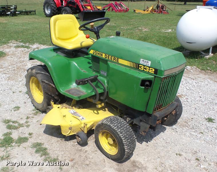 image for item K6433 John Deere 332 lawn mower