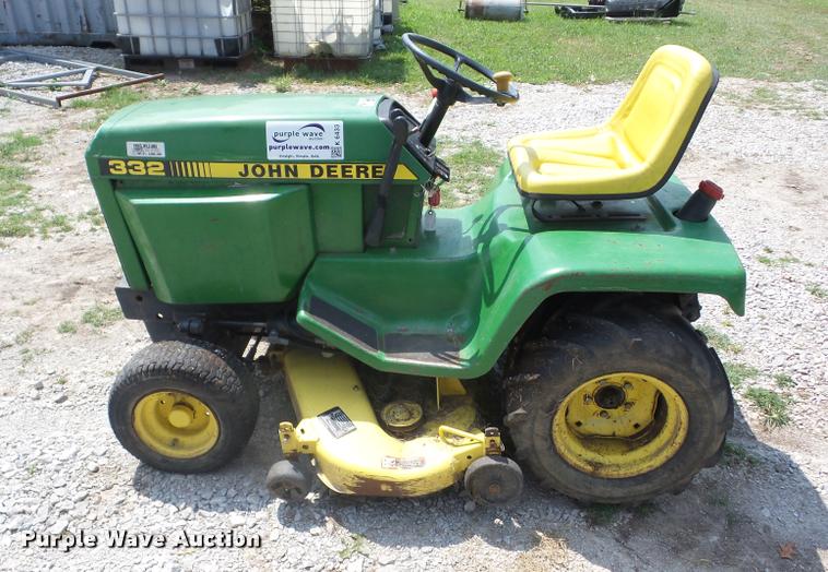 image for item K6433 John Deere 332 lawn mower